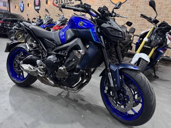 YAMAHA MT-09 YAMAHA MT-09